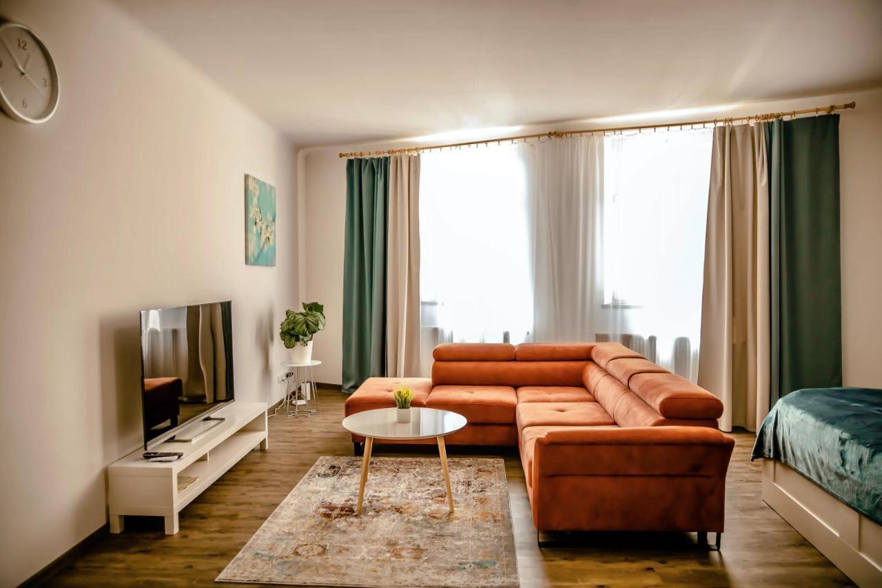 Luxusni Studio Na Velkem Namesti, Wi-Fi, Netflix Hradec Králové المظهر الخارجي الصورة